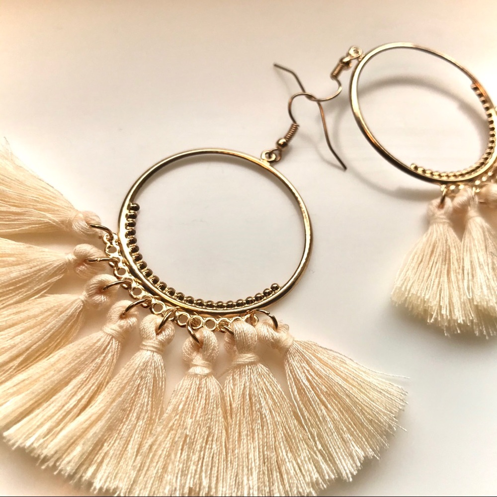 “Arriba!” Tassel Fringe Boho Party Hoop Earrings - Picture 3 of 16